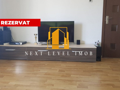 Vand apartament 3 camere Rolast