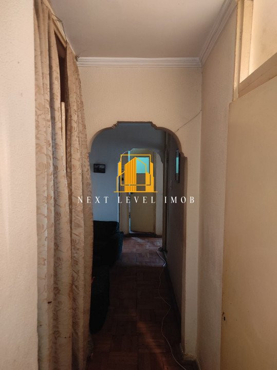 Apartament cu 3 camere zona Frații Golești