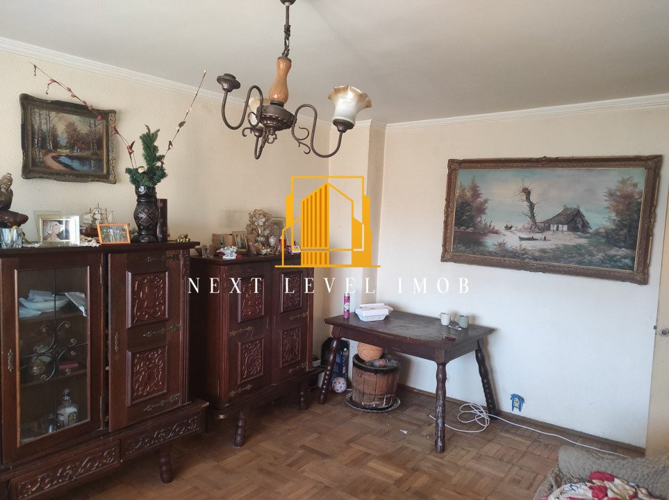 Apartament cu 3 camere zona Frații Golești