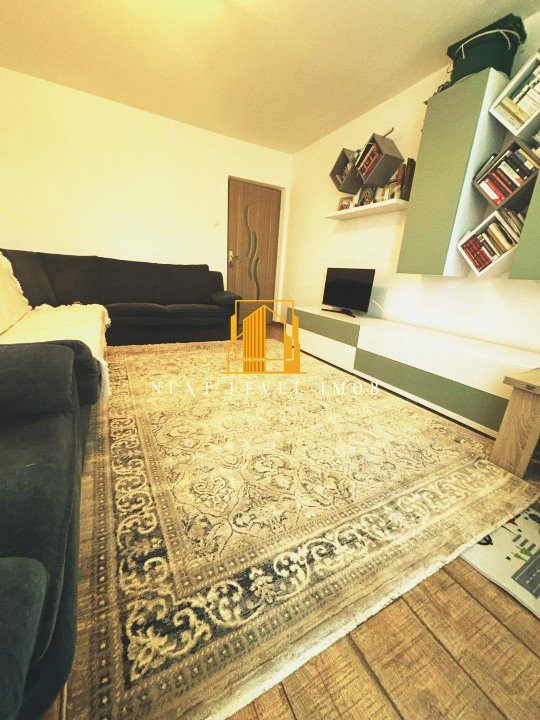 Apartament 3 camere, etaj 4/4, zona Războieni