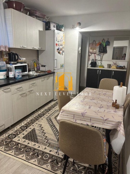 Apartament 3 camere, etaj 4/4, zona Războieni