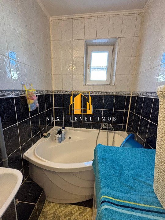 Apartament 3 camere, etaj 4/4, zona Războieni
