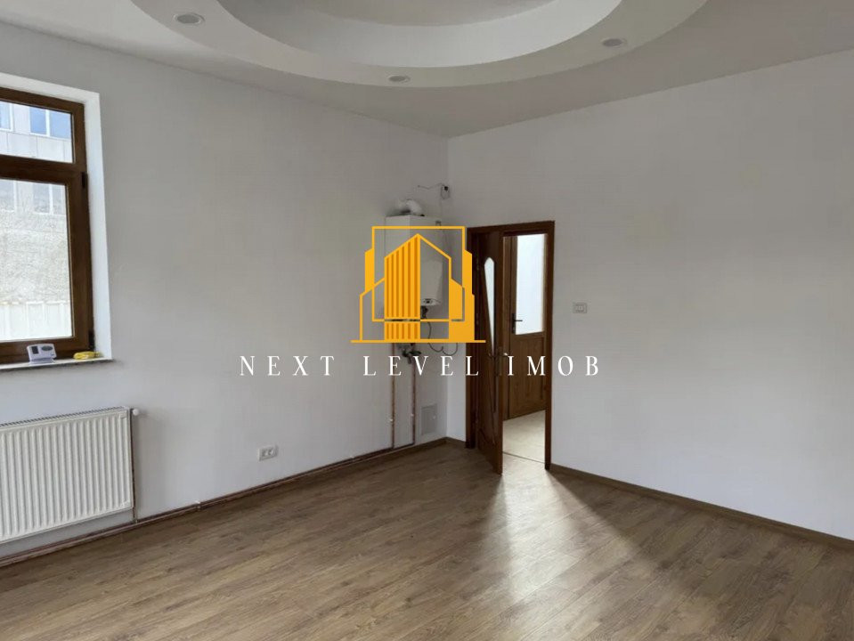 Spațiu comercial – Zona Ultracentrală, Pitești, 4 camere, 130 mp