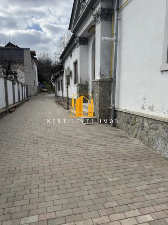 Spațiu comercial – Zona Ultracentrală, Pitești, 4 camere, 130 mp