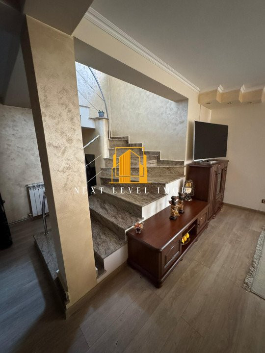 Casă superbă cu etaj Trivale