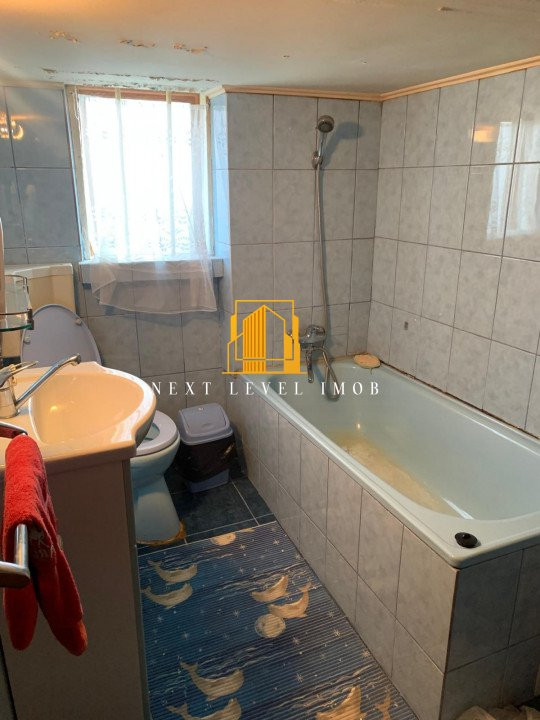  Apartament în casă  – Strada Trivale, Pitești