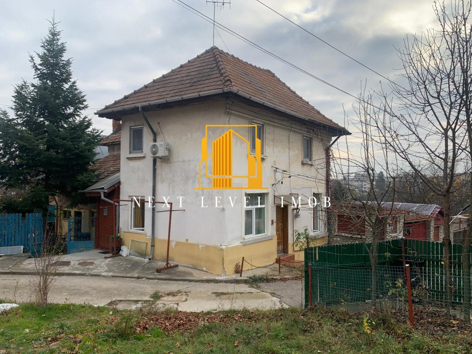 Apartament în casă  – Strada Trivale, Pitești