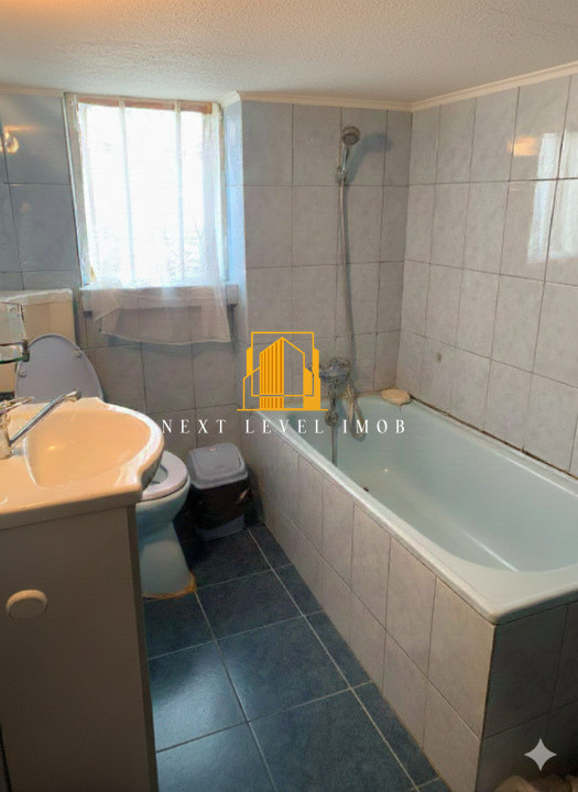  Apartament în vilă  – Strada Trivale, Pitești