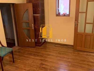  Apartament în casă  – Strada Trivale, Pitești
