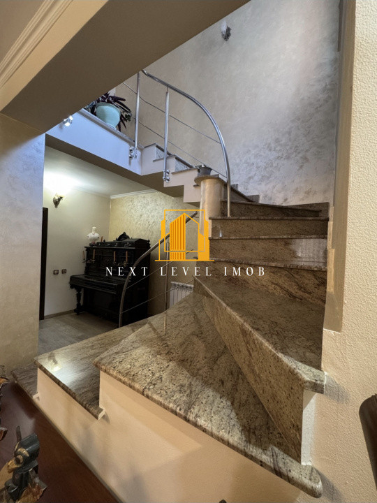 Casă superbă cu etaj Trivale