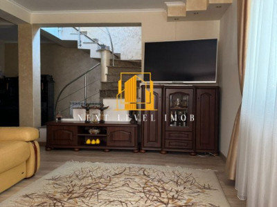 Casă superbă cu etaj Trivale