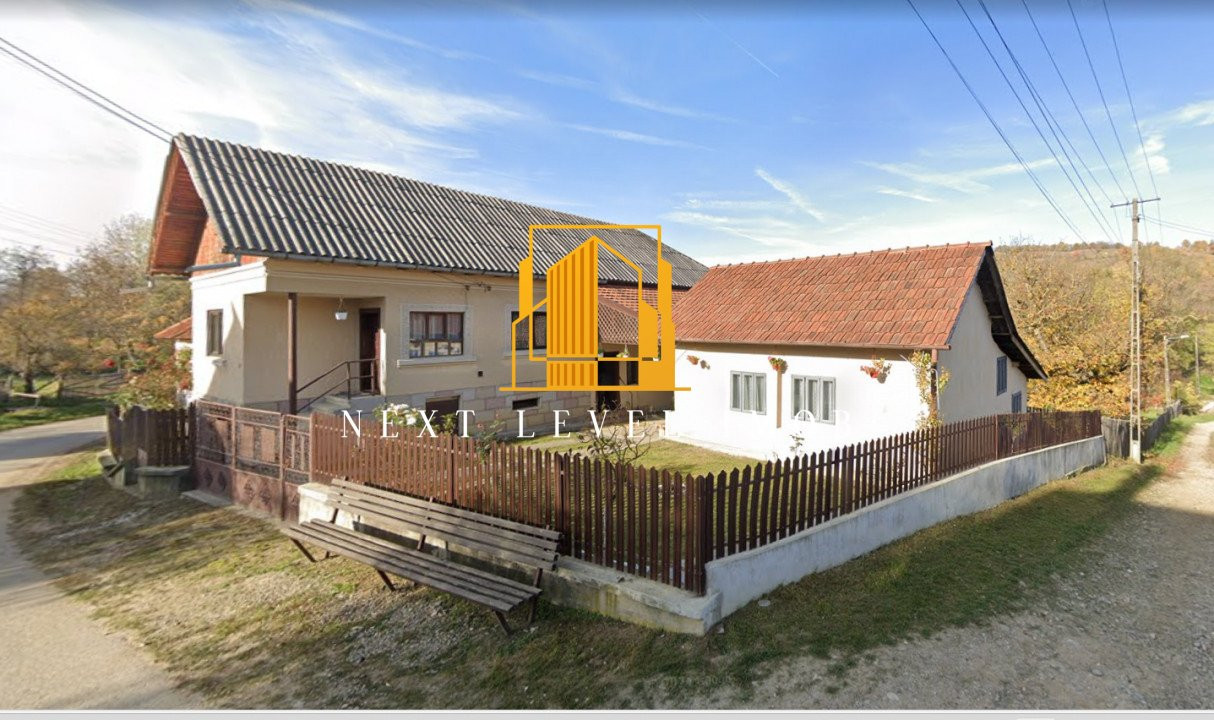 Casă de vânzare – 3 camere – Comuna Mihăești, sat Văcărea