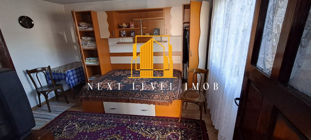 Casă de vânzare – 3 camere – Comuna Mihăești, sat Văcărea