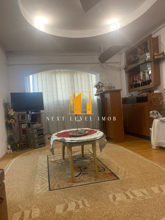 Apartament 3 camere, decomandat, zona Banat