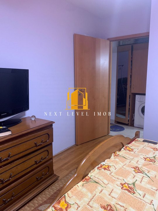 Apartament 3 camere, decomandat, zona Banat