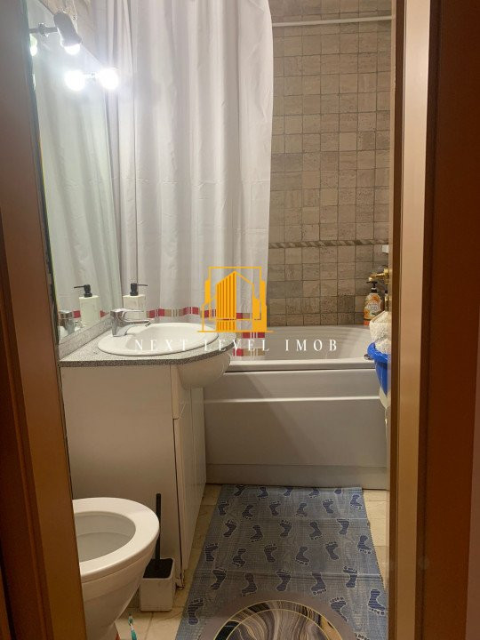 Apartament 3 camere, decomandat, zona Banat