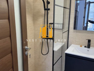 Spațiu comercial – Zona Ultracentrală, Pitești, 4 camere, 130 mp