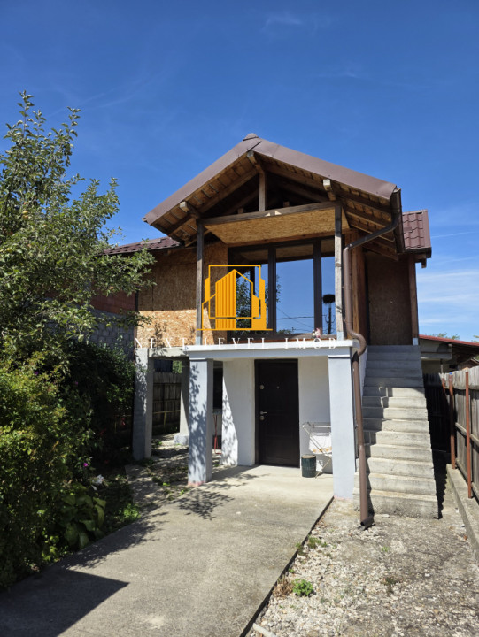 Vânzare 2 case, curte comună, 100 mp + 920 mp teren – Turcești