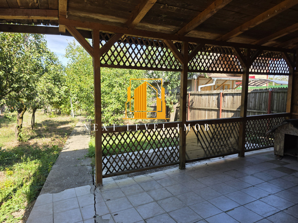Vânzare 2 case, curte comună, 100 mp + 920 mp teren – Turcești
