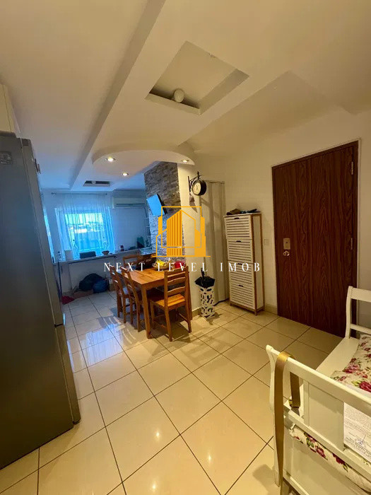 Apartament 3 camere, decomandat – zona Rolast (DNA Găvana)