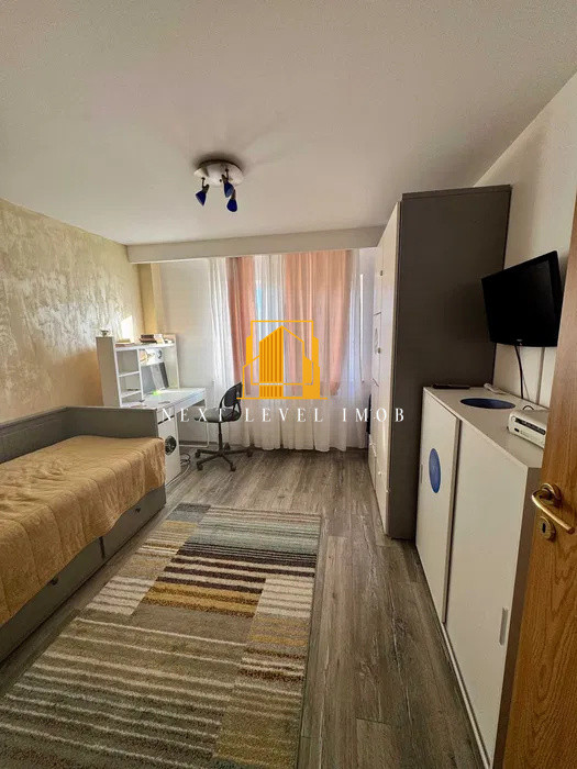 Apartament 3 camere, decomandat – zona Rolast (DNA Găvana)