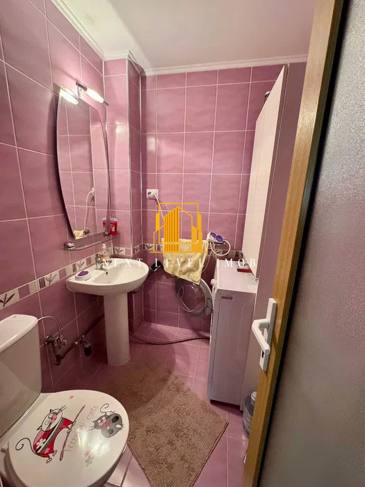 Apartament 3 camere, decomandat – zona Rolast (DNA Găvana)