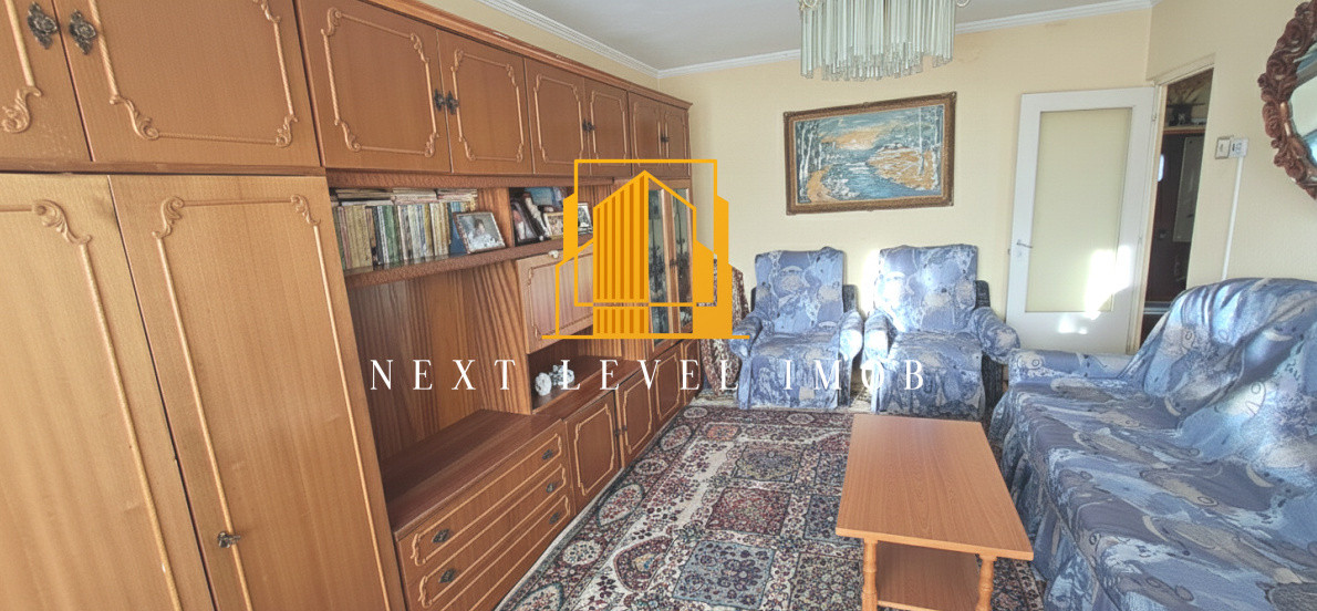 Apartament 3 camere decomandat - Strada Traian colț cu Vasile Lupu
