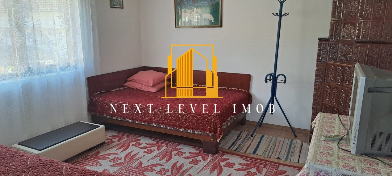 Casă de vânzare – 3 camere – Comuna Mihăești, sat Văcărea