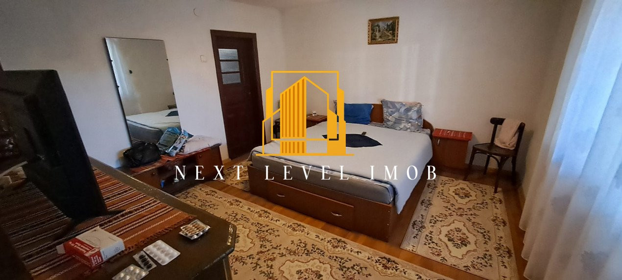 Casă de vânzare – 3 camere – Comuna Mihăești, sat Văcărea