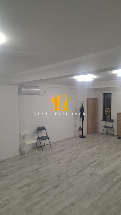 Clădire modernă de birouri-închiriere 