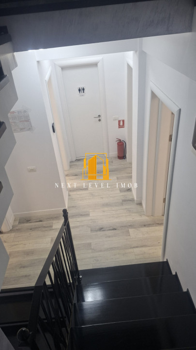 Clădire modernă de birouri-închiriere 