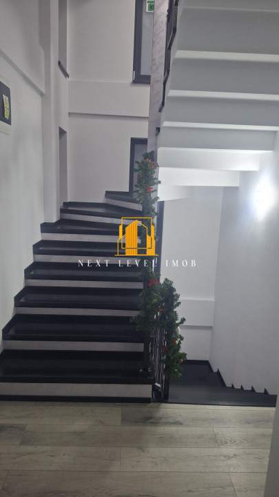 Clădire modernă de birouri-închiriere 