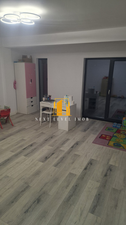 Clădire modernă de birouri-închiriere 