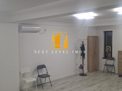 Clădire modernă de birouri-închiriere 